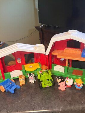 Vintage 1999 Fisher Price Little People Animal Sounds Farm Barn Playset WORKS